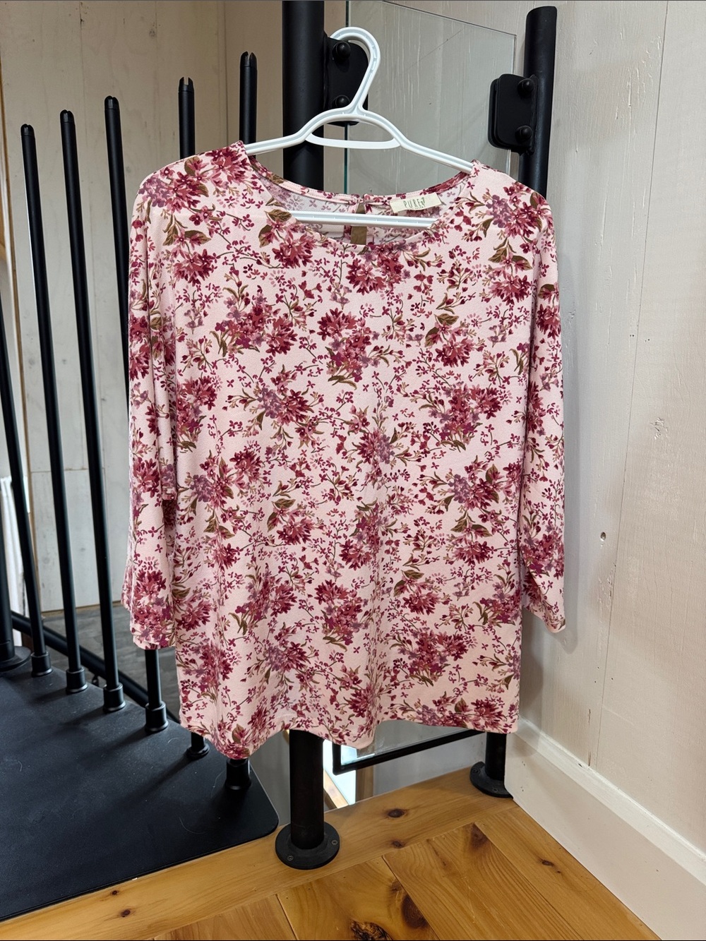 Floral Pink Suzy Shier Crewneck Women's Top